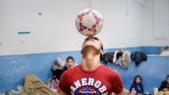 Mohamed droomt van een carrière als profvoetballer. © Alessandro Penso
