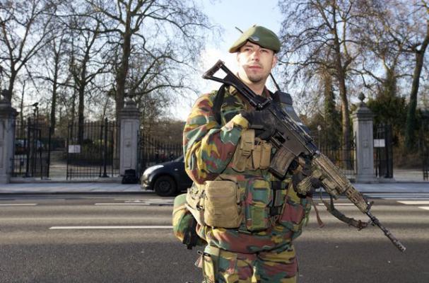 Nouveau dans le paysage belge : des militaires en tenue de combat © Belga / Nicolas Maeterlinck
