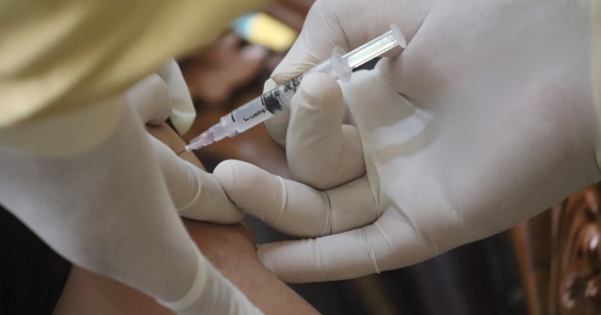 I medici sostengono un vaccino universale contro il coronavirus: “Salverebbe milioni di vite nella prossima epidemia”